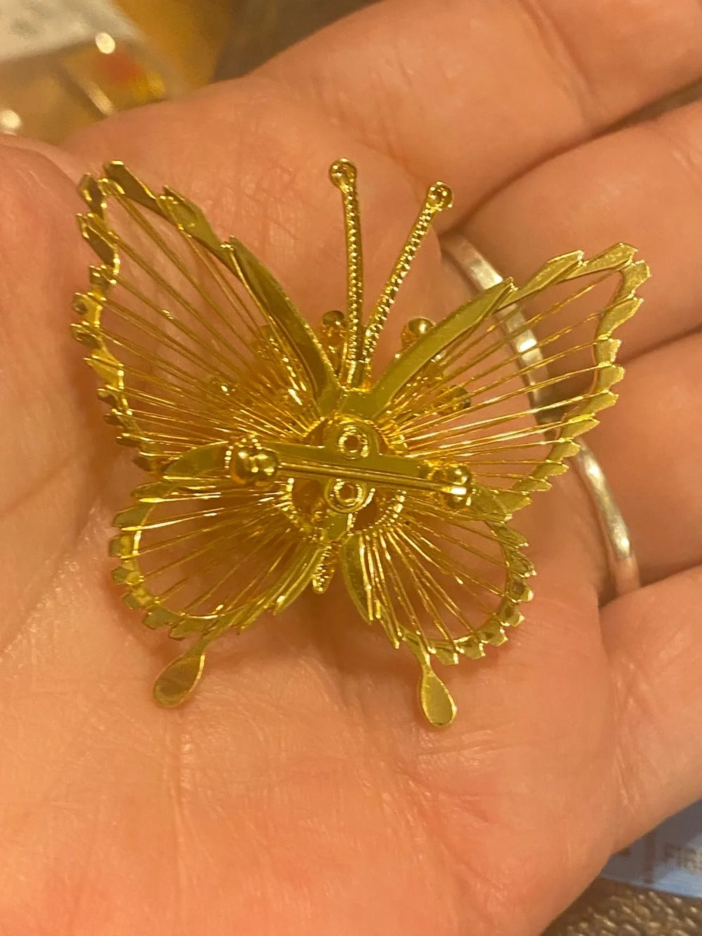 Vintage Gold Tone 3D Wirework Butterfly Brooch with Faux Pearl Cluster Burst